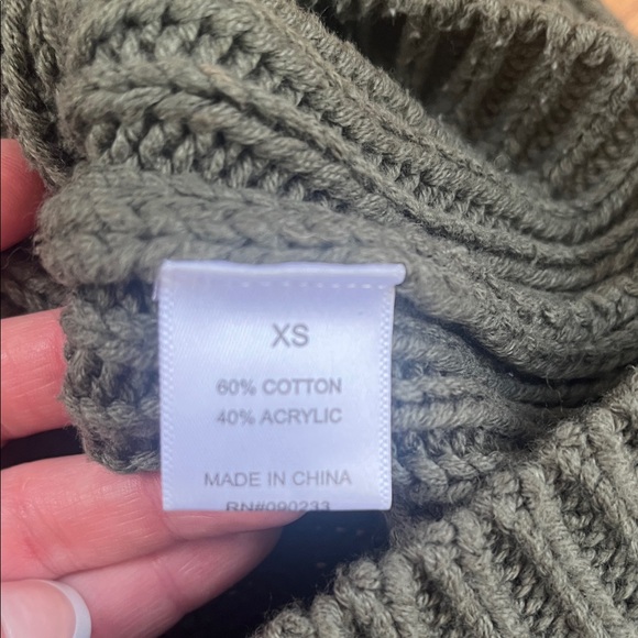 La Hearts Forest Green Ribbed Turtleneck Sweater - Picture 5 of 6